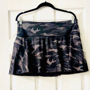 Athleta Ave skort - Camo Print Flared Skirt - Black/Grey
